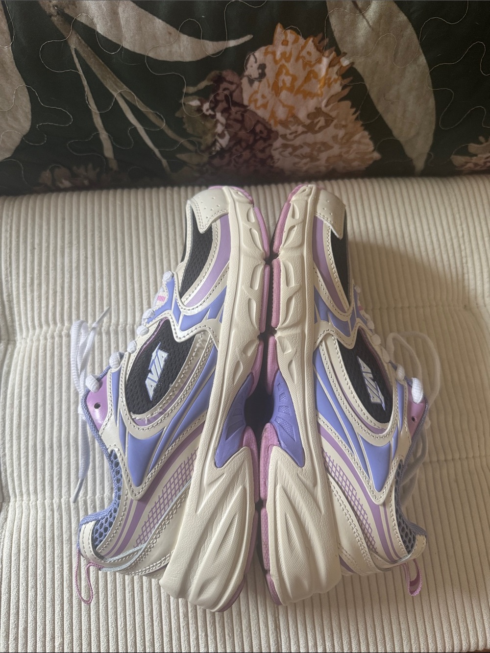 Avia 5000 Running Sneakers in Black, Lavender & White - Picture 2 of 10